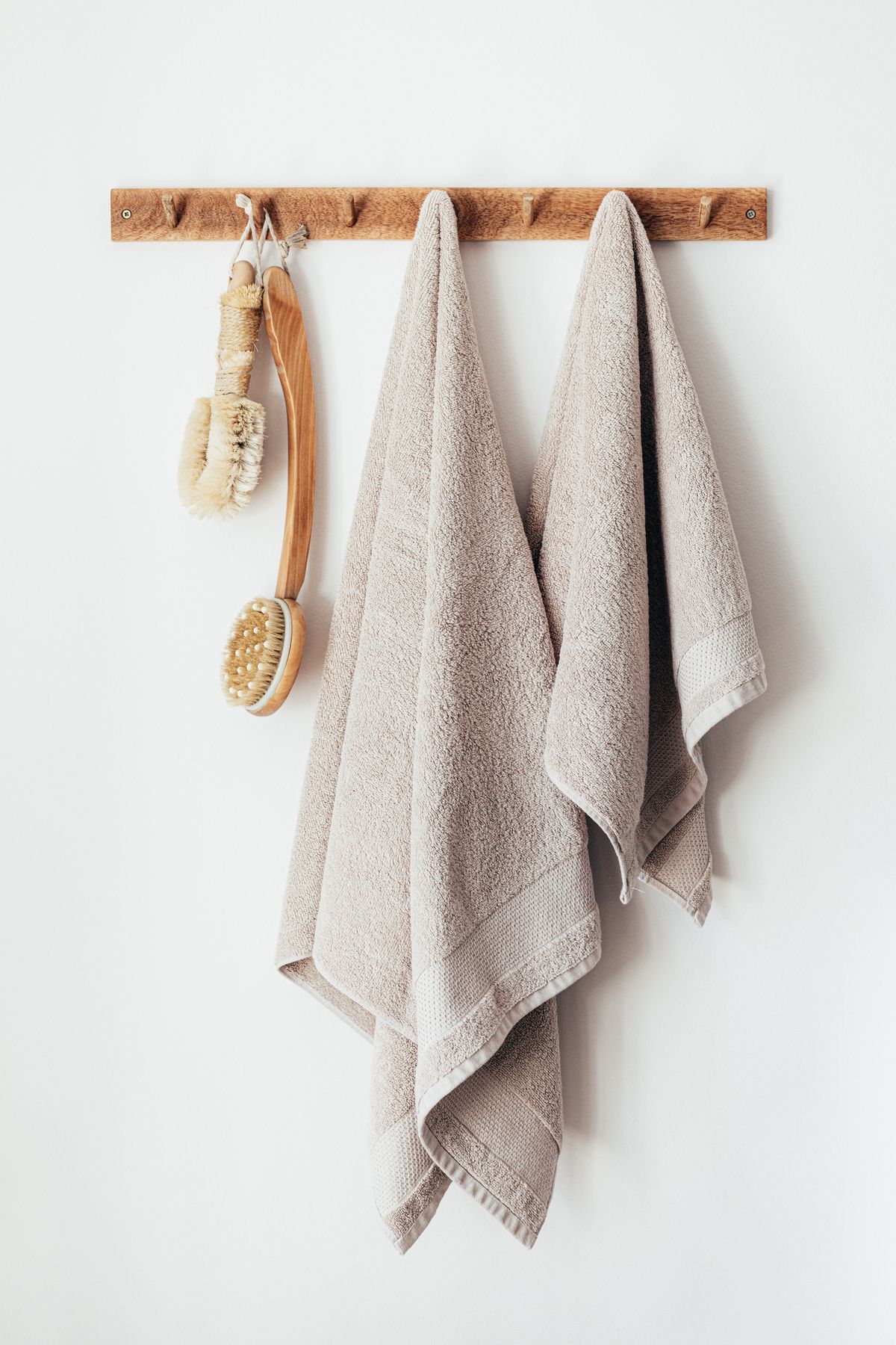 Fresh spa towels at Safety Nails and Spa
